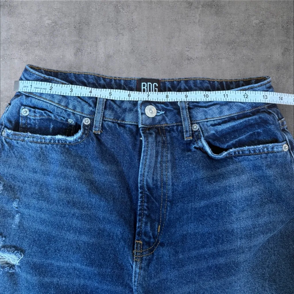 BDG Urban Outfitters Size 25 Medium Wash‎ Distressed Mom Jeans 100% Cotton - Image 6