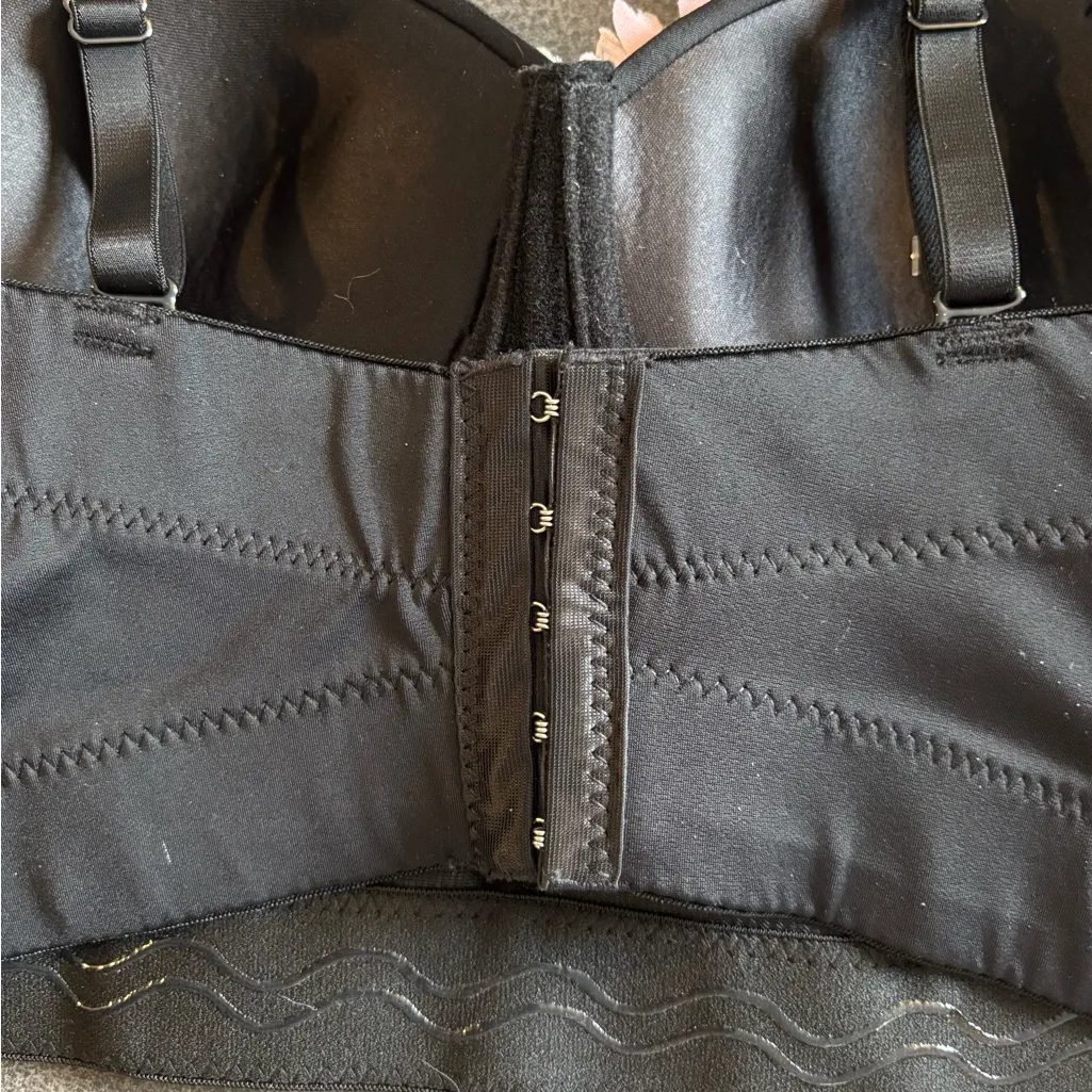 Custom Made Bralette/Bustier Sz M 3D Floral Black Pastels Molded Underwire Cups Size M - Image 4