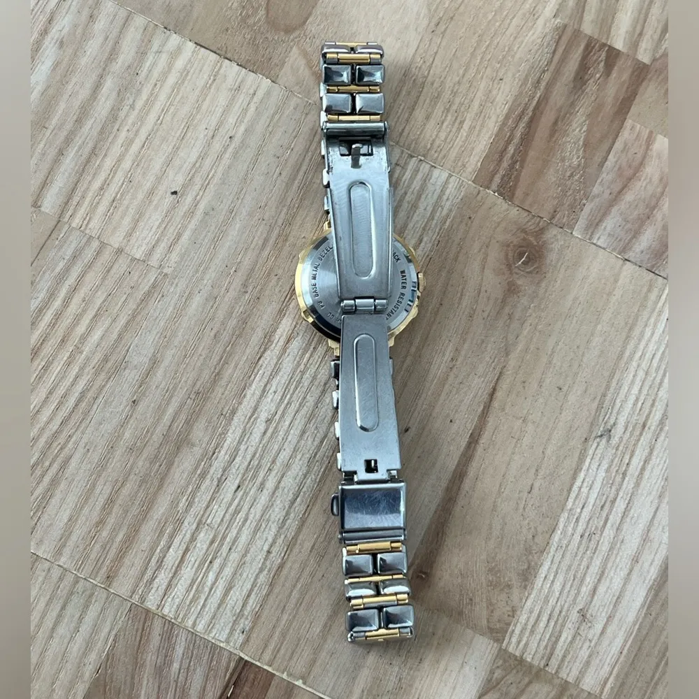 Bulova Ladies Watch Two-Tone Bracelet Case Sparkling Silver Dial Gold-Tone Hands - Image 10