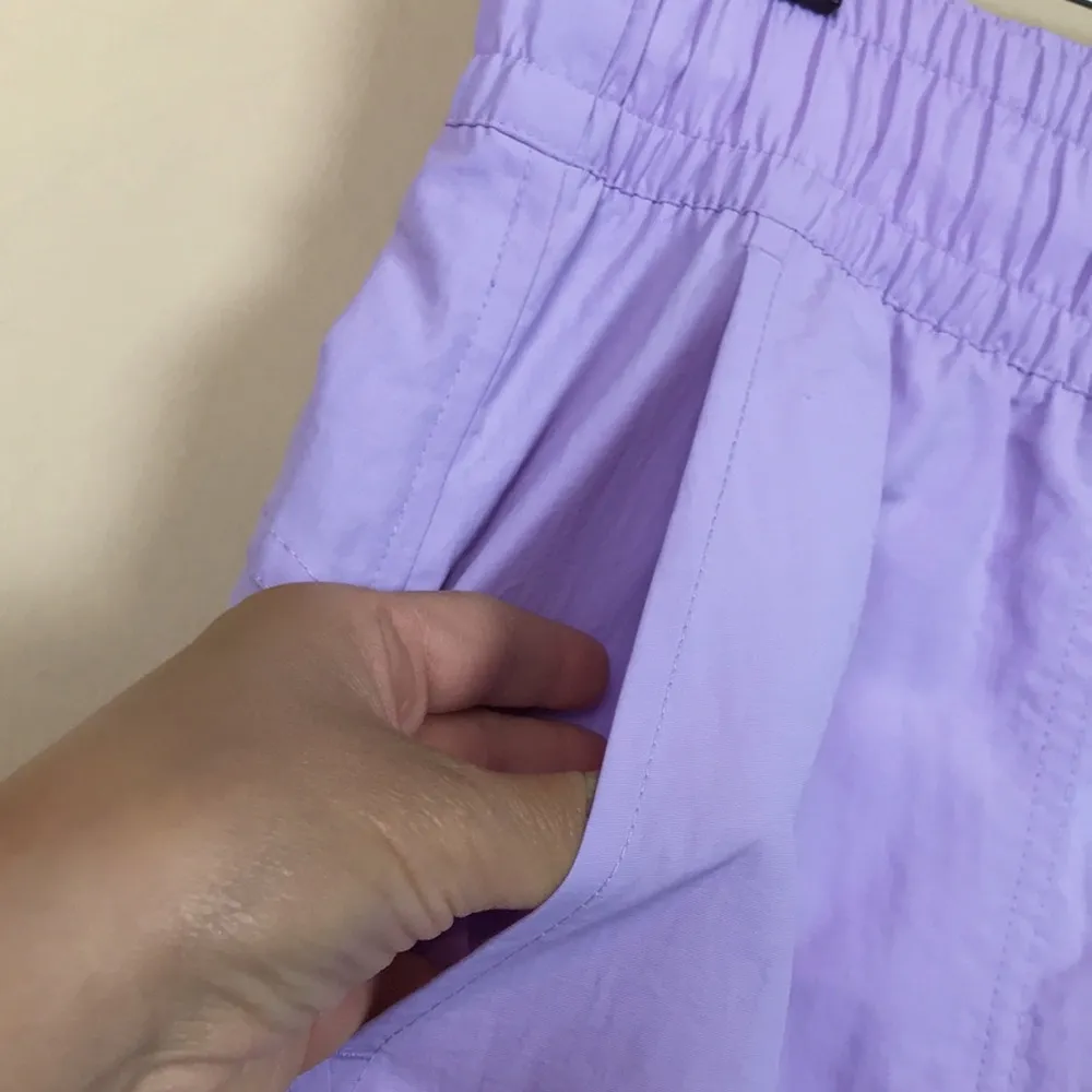 Old Navy Quick Dry Women’s Lilac Purple Cargo Pockets Drawstring Jogger Pants - Image 5