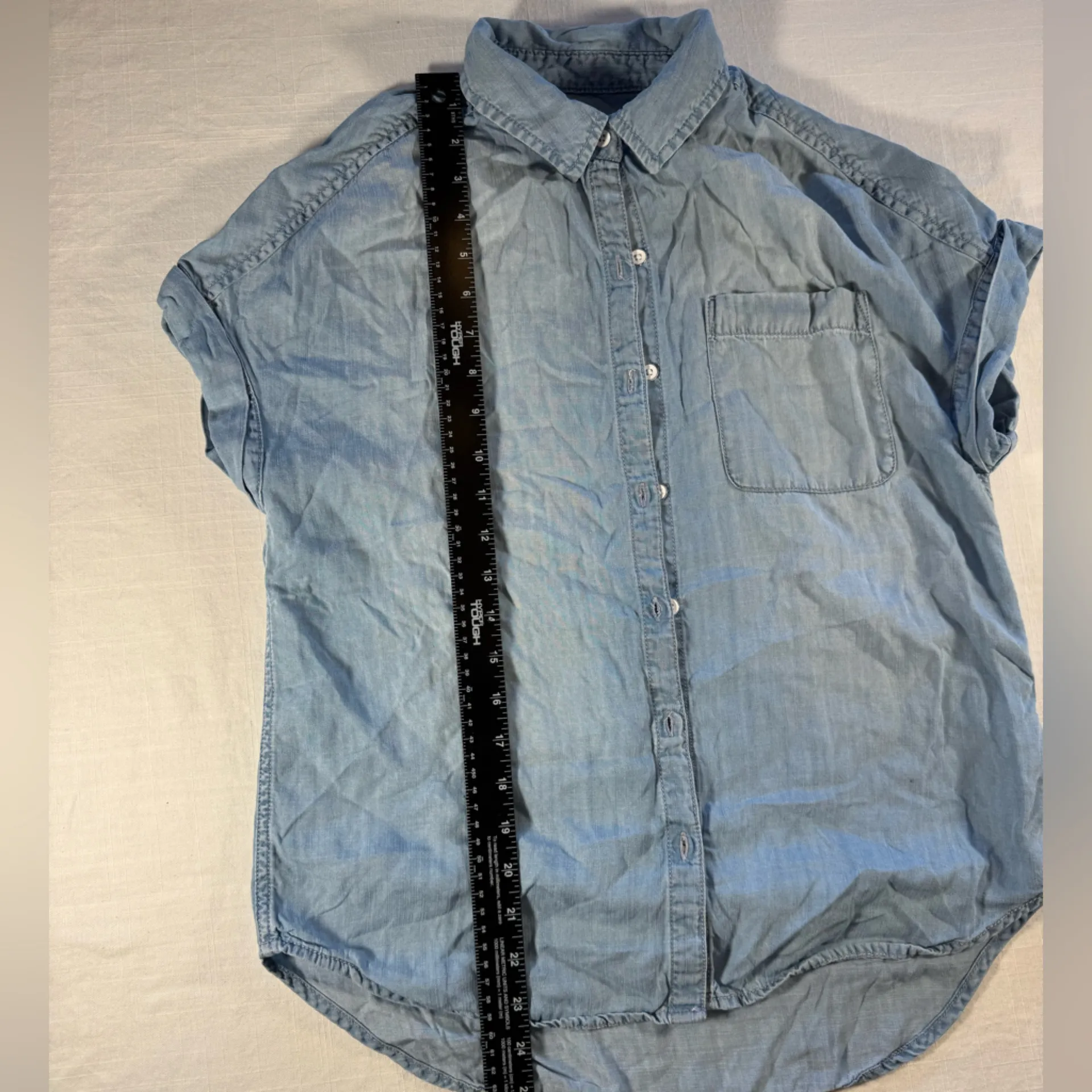 Casual Light Blue Button Down Shirt for Women Size XS - Image 3