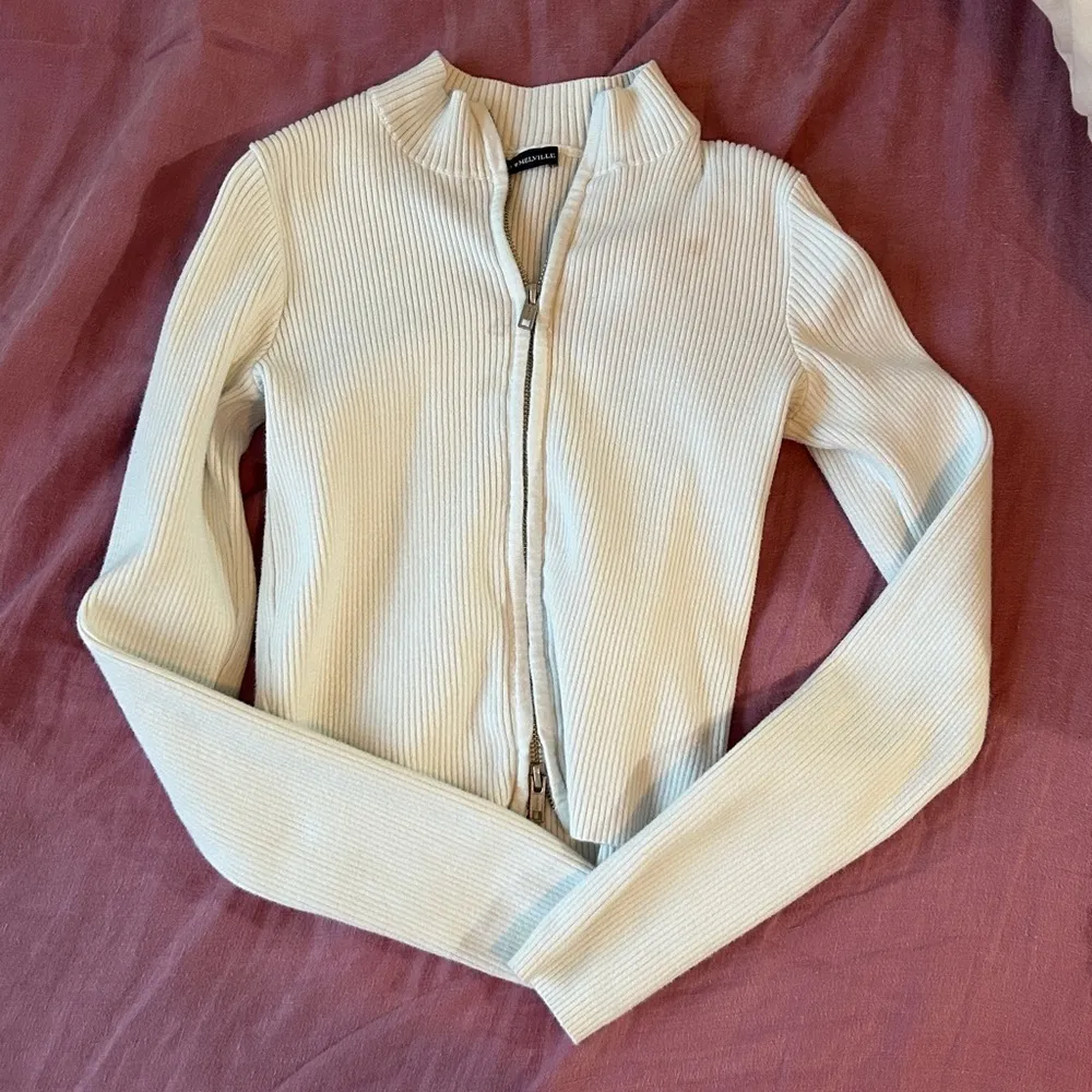 Brandy melville Jyle Sweater - Image 2