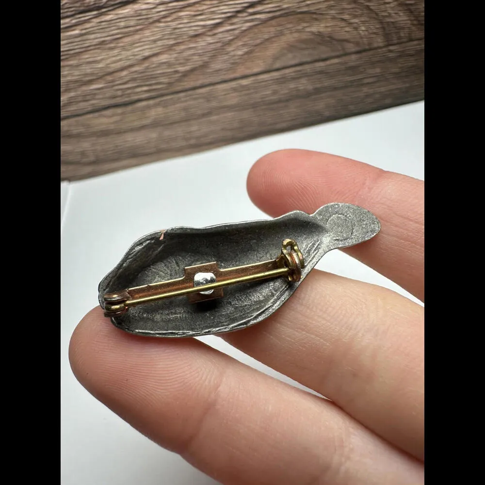 Manatee Cow / Mom With Baby Calf Brooch Pin Silver Tone - Image 6