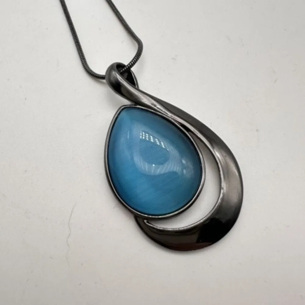 NWOT Lia Sophia‎ Stunning Blue  Gunmetal Pendant Necklace Statement Rope chain - Image 8