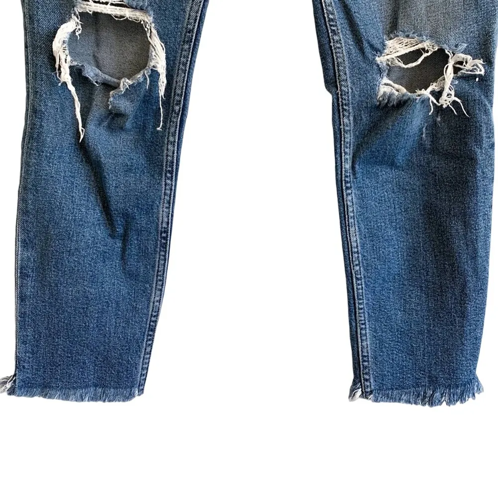Re/Done 90s High-Rise Ankle Crop Distressed Denim Jeans in Dusk Destroy 27 - Image 16