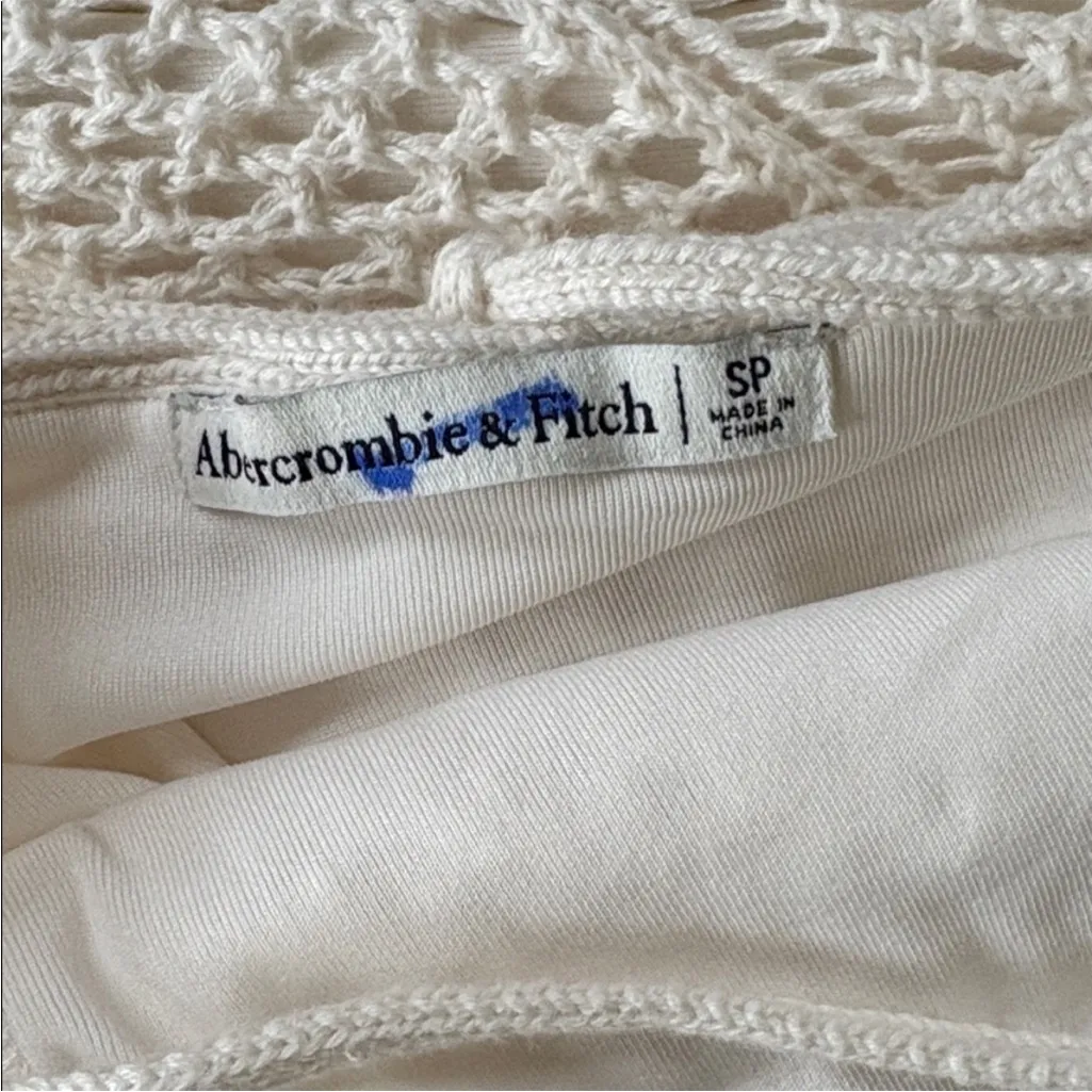 EUC Abercrombie & Fitch Crochet
Fringed Dress Cream Size Small - Image 10