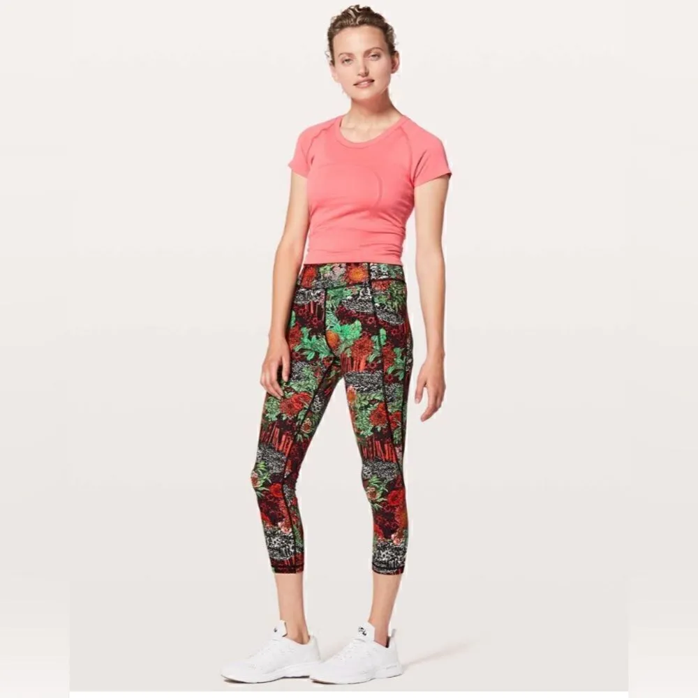 Lululemon Athletica RARE Time To Sweat Crop *23” Zen Garden Multi Size 4 - Image 5