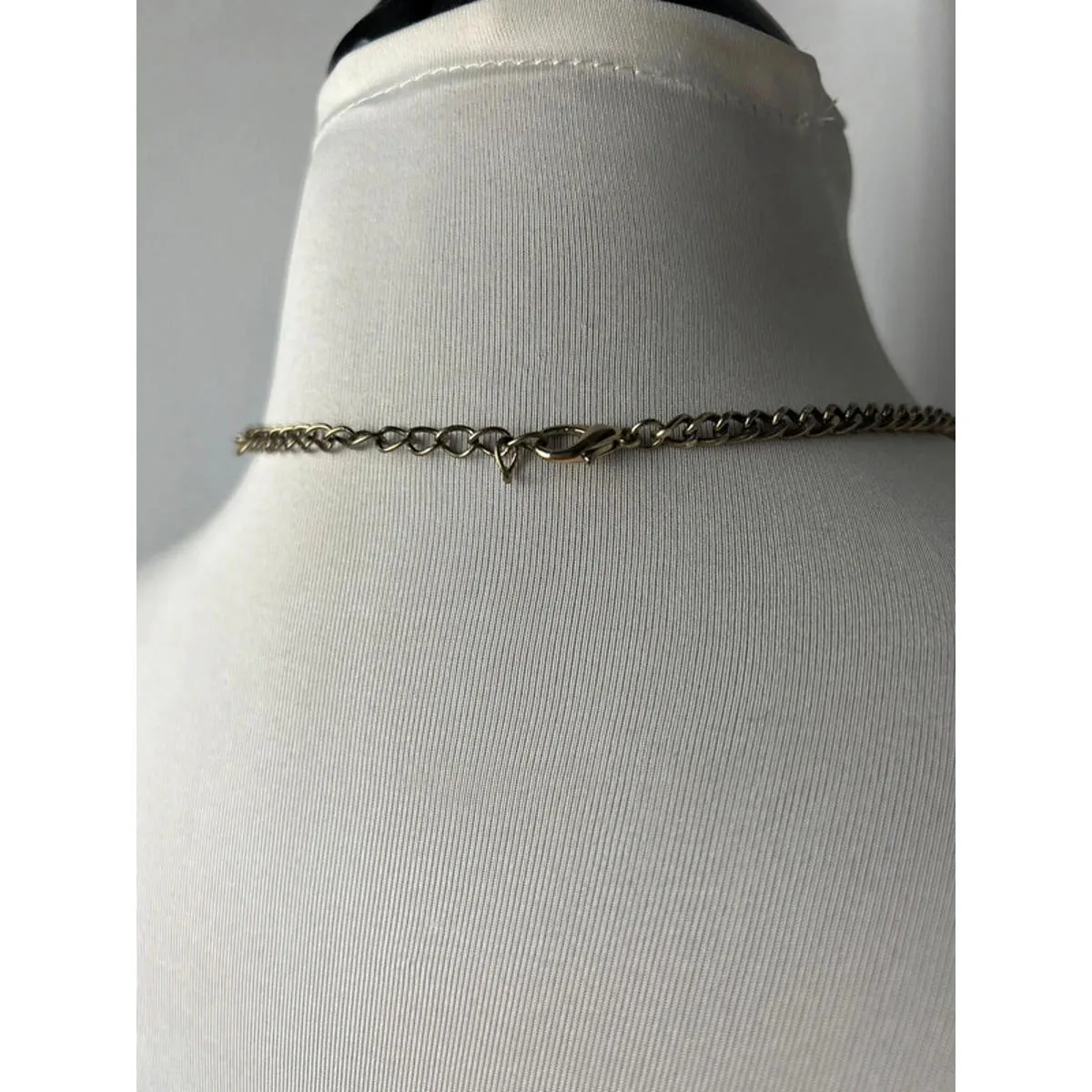 Art deco gold pendant filigree medallion beaded contemporary necklace gorgeous Red - Image 3