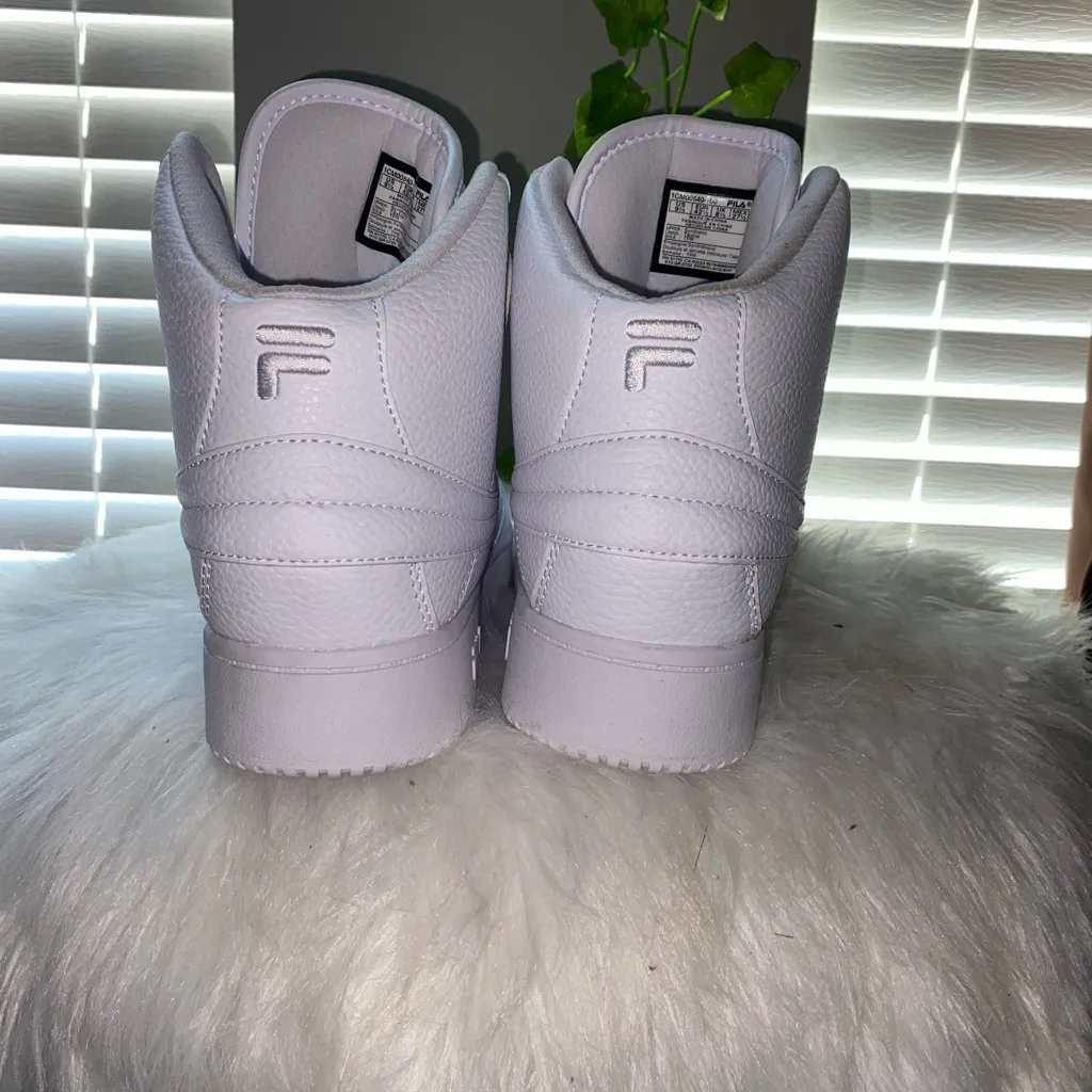 FILA  women’s  White High-Top Sneakers - Image 6
