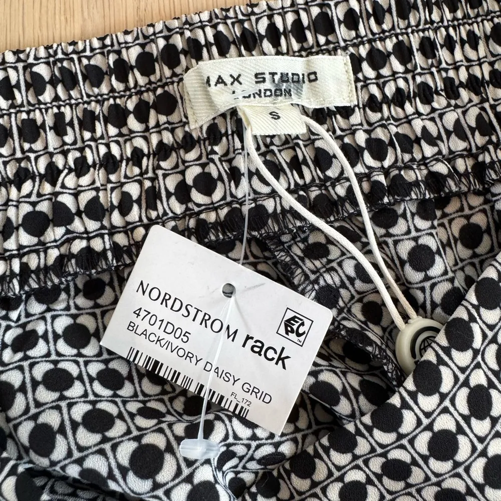 Max Studio Back And Ivory Daisy Print Pants Trousers Size Small NWT - Image 4