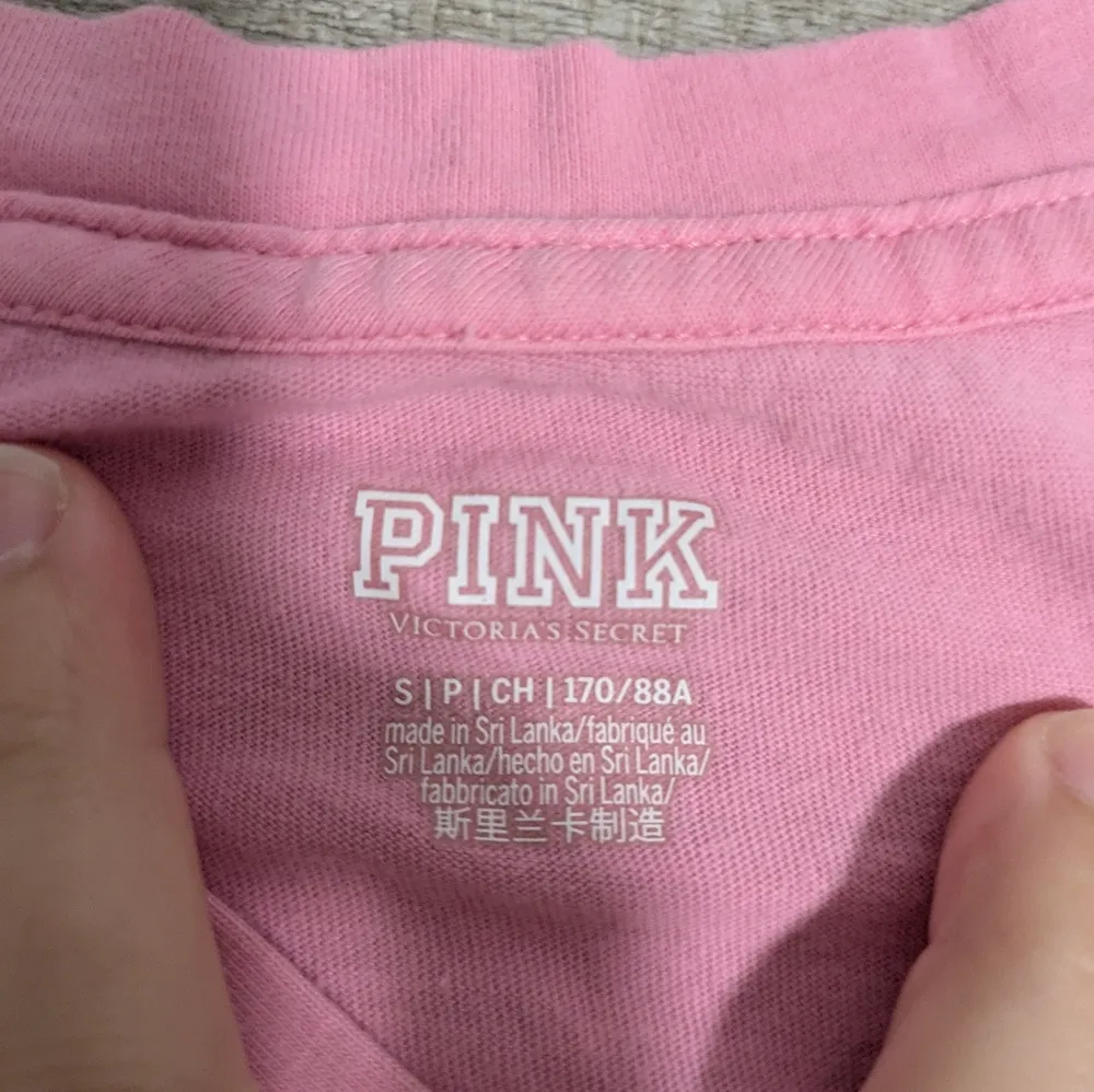Victoria's Secret PINK Pink V-Neck Campus T-shirt Size Small - Image 6