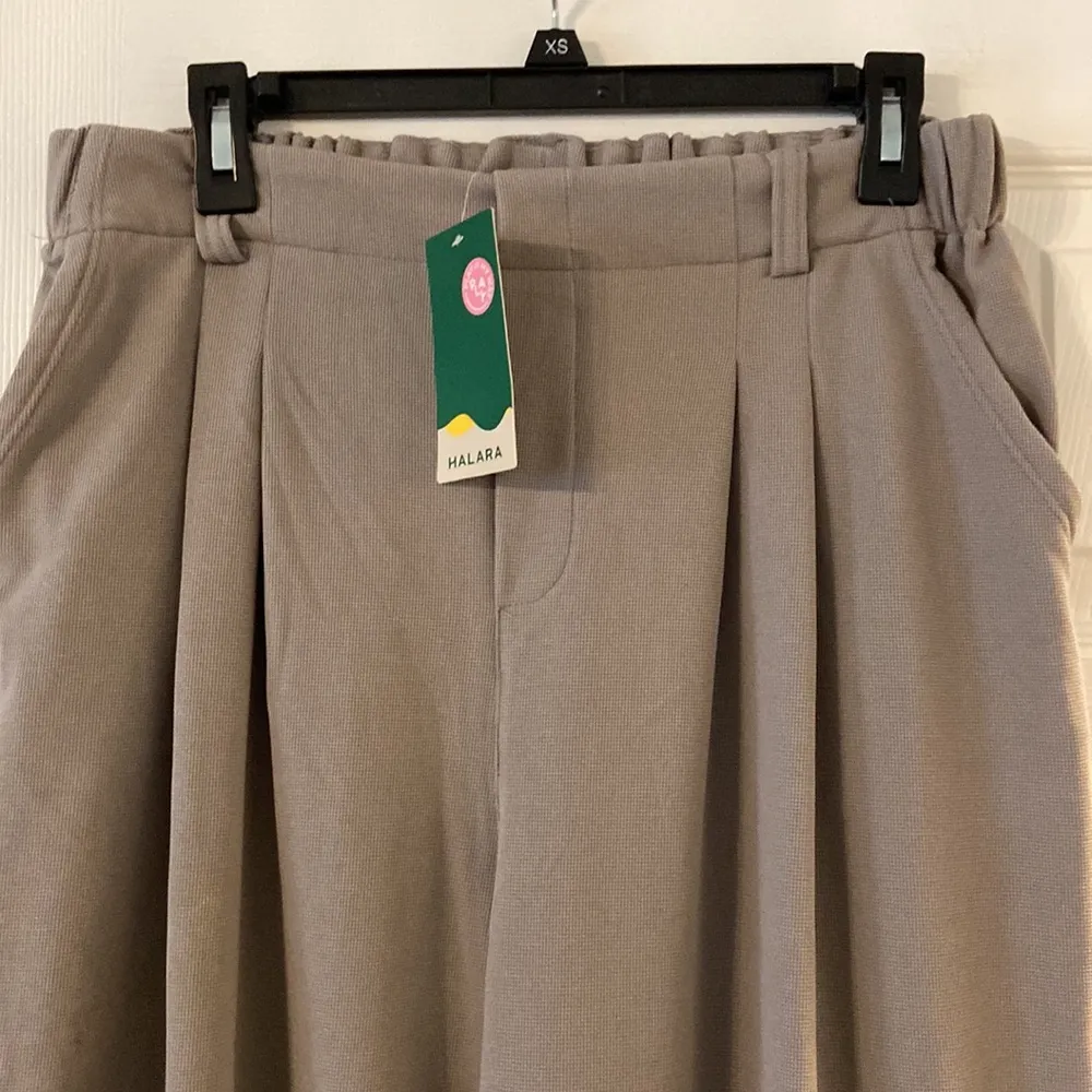 HALARA Wide-Leg Tan Trousers size L brand new color light gray two front pockets - Image 2