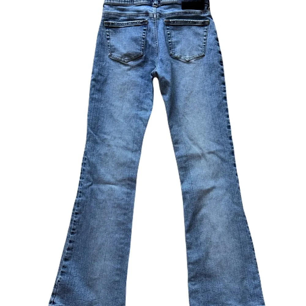 Womens BeBe Classic Blue Jeans Denim Casual Y2K Vintage Size 27 - Image 2