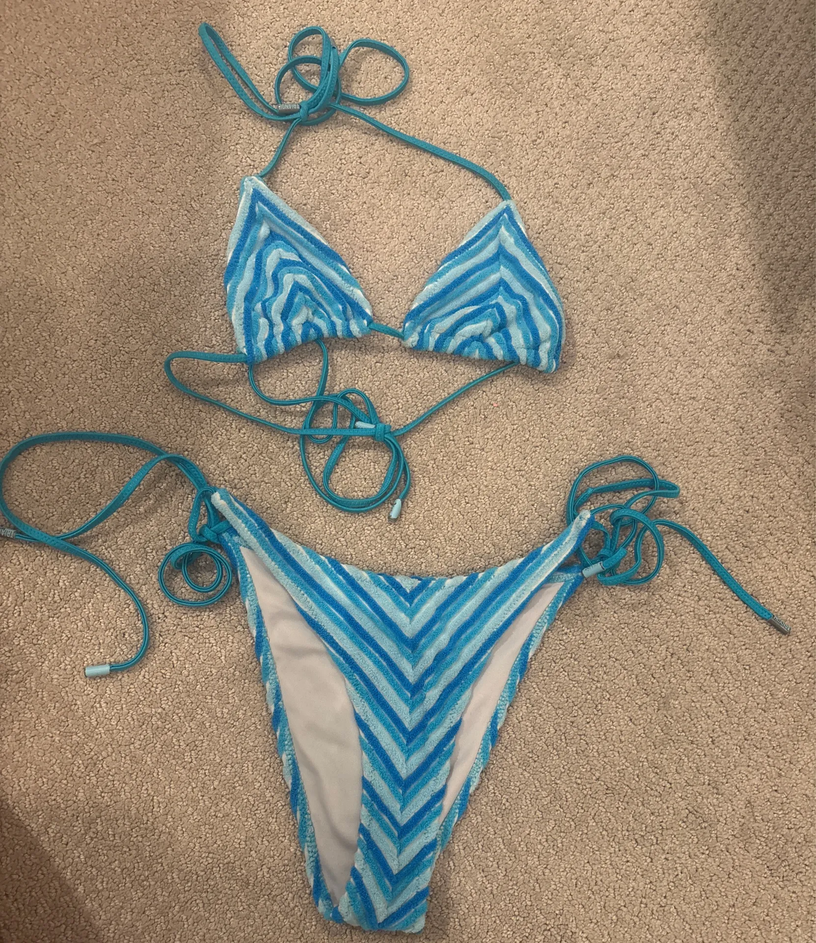 Triangl Bikini - Image 2