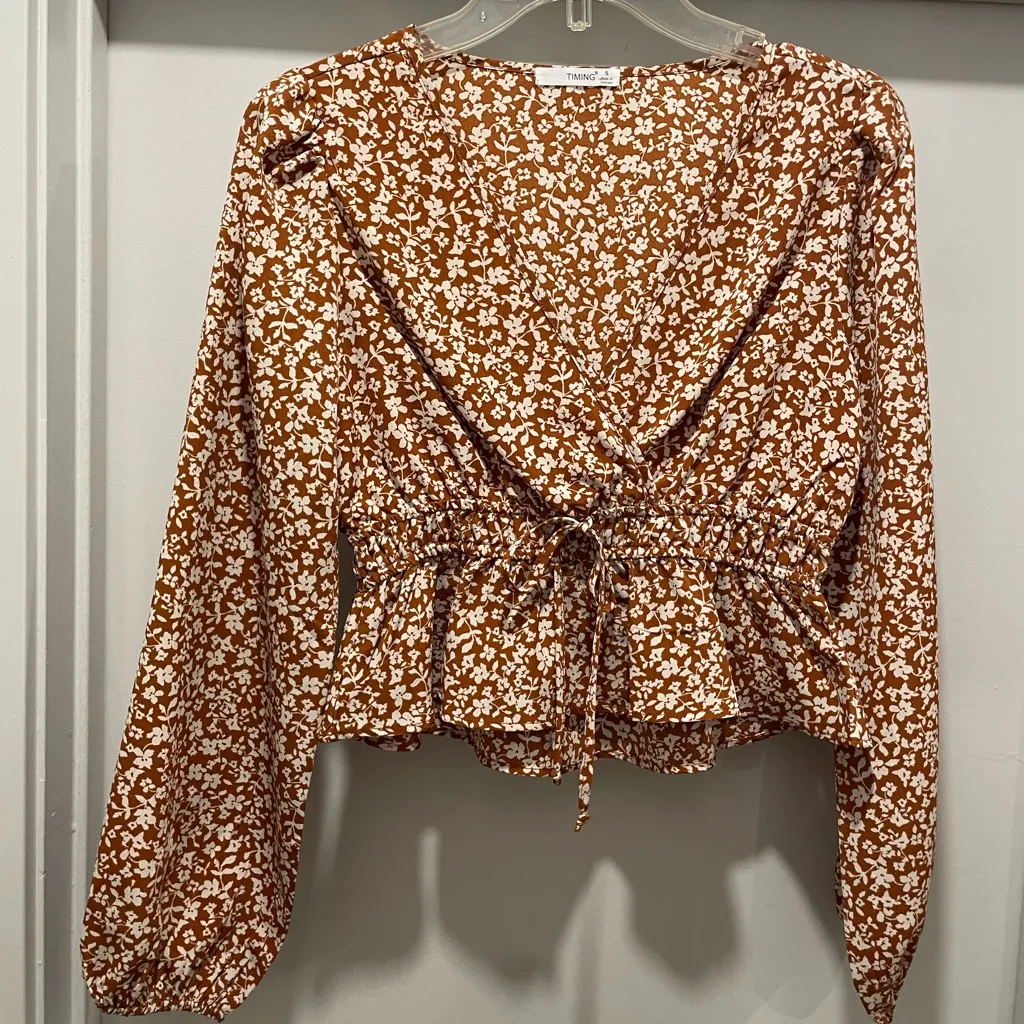 LIKE NEW Timing Rust Orange & White Floral Print Long-Sleeve Crop Blouse - S - Image 5