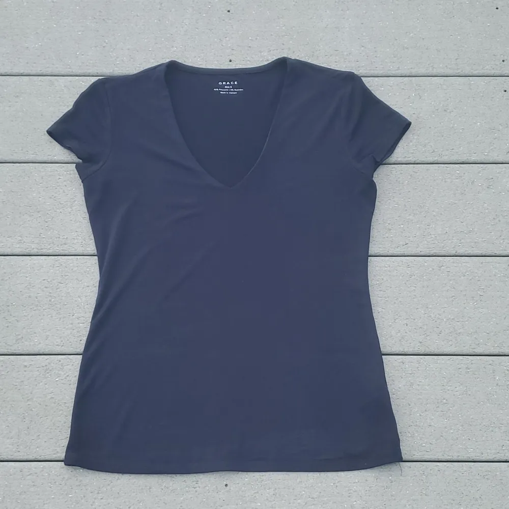 Grace Spandex Blend Fitted Short Sleeve V - Image 5