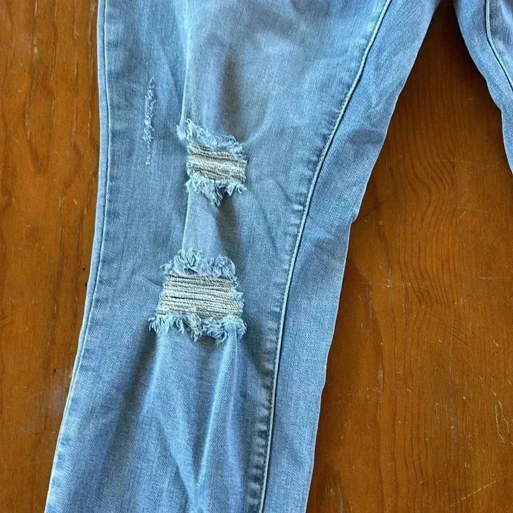 Judy Blue women's Light Blue High Waist Tulip Jeans size 15/32 - Image 7