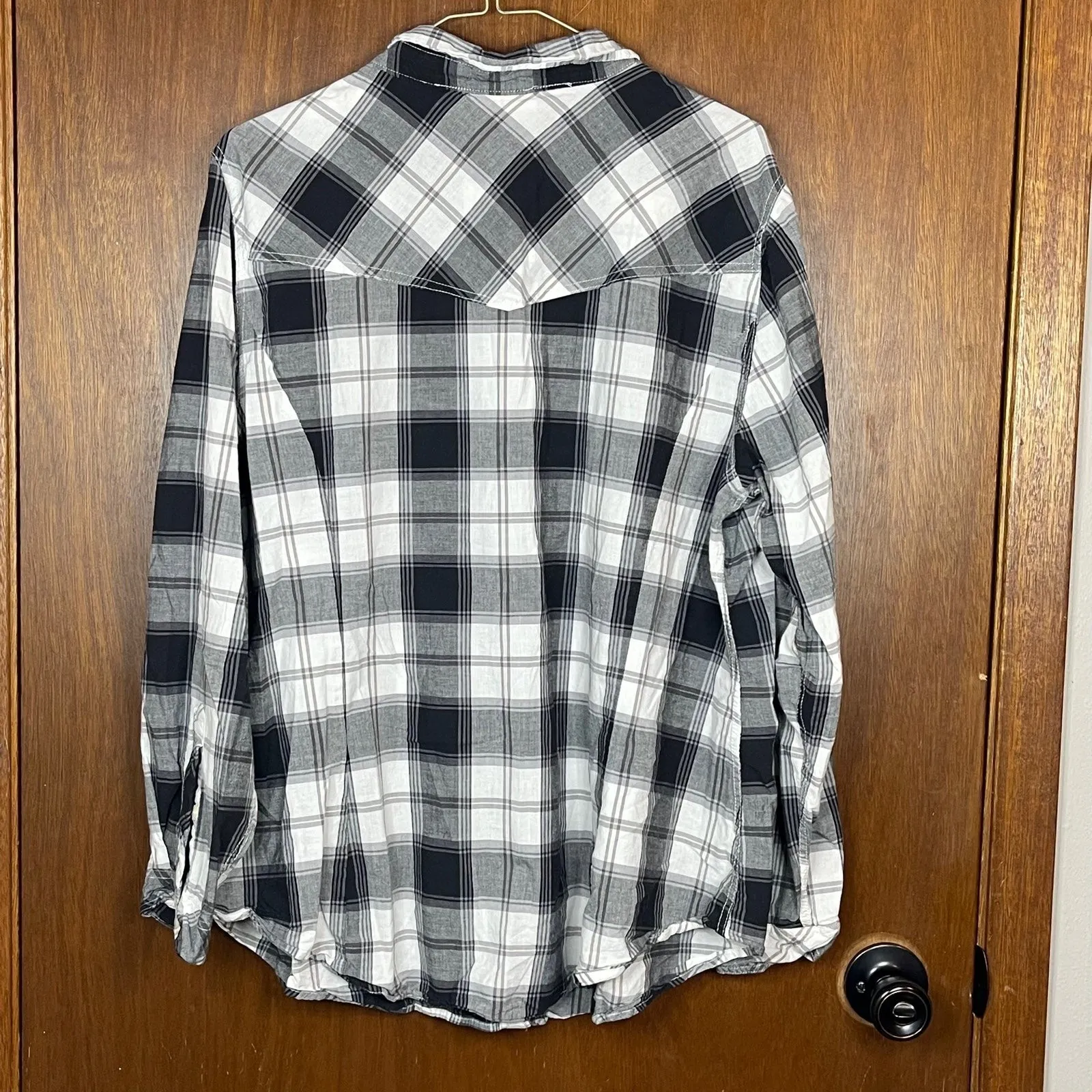 Torrid Plus Size Grey & Black Plaid Casual Chic Button Down Shirt Size 1X - Image 4