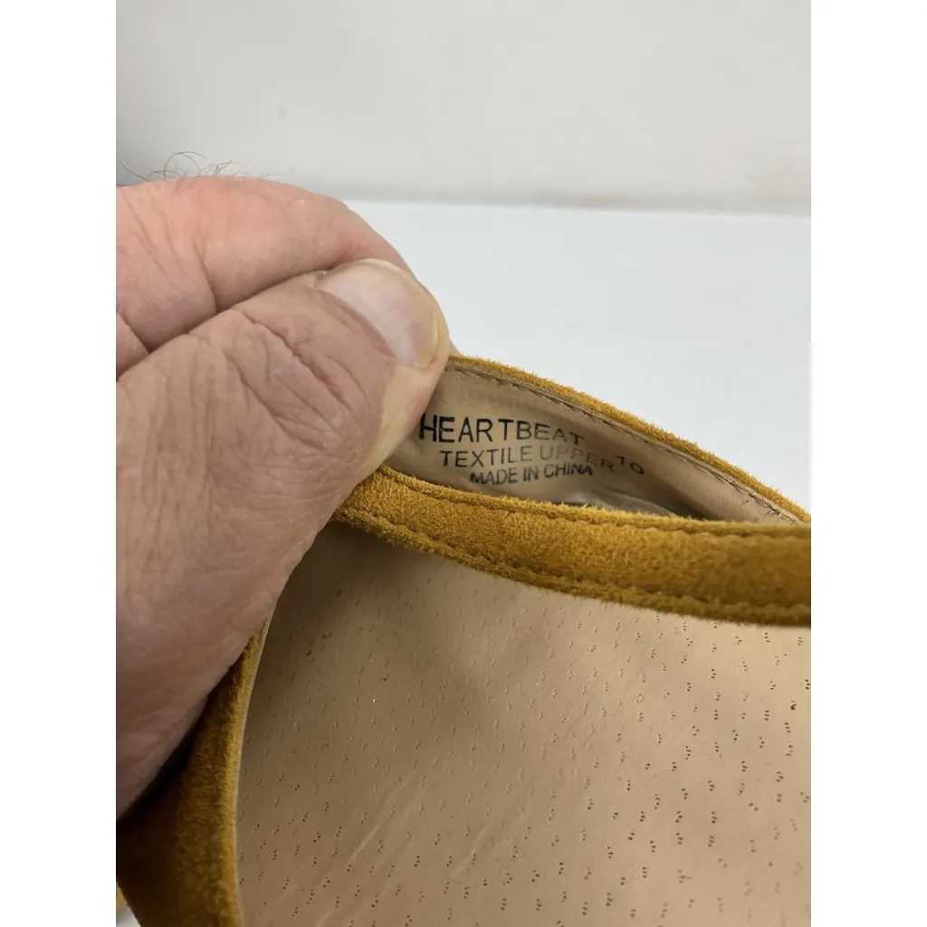 Womans NYLA Heartbeat Slipon Strappy Sandals 10 Gold Pointed Toe Flat Heel - Image 6