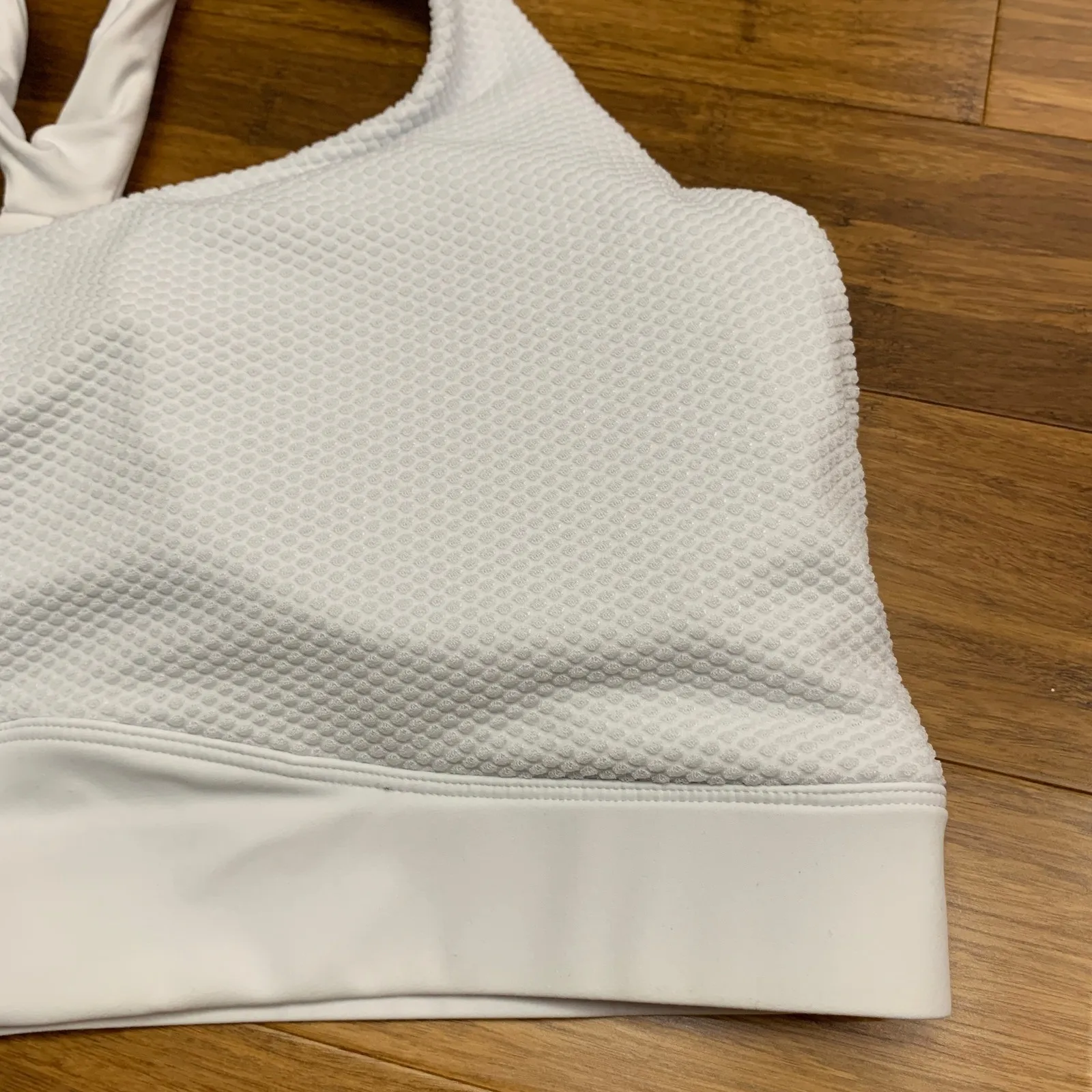 ZYIA Active White Sports Bra Size XXXL Criss Cross Back Textured Padded‎ Support - Image 2