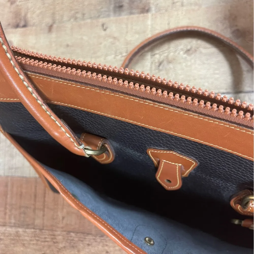 Vintage Dooney & Bourke Pebbled Leather Top Handle Satchel Purse Classic - Image 6