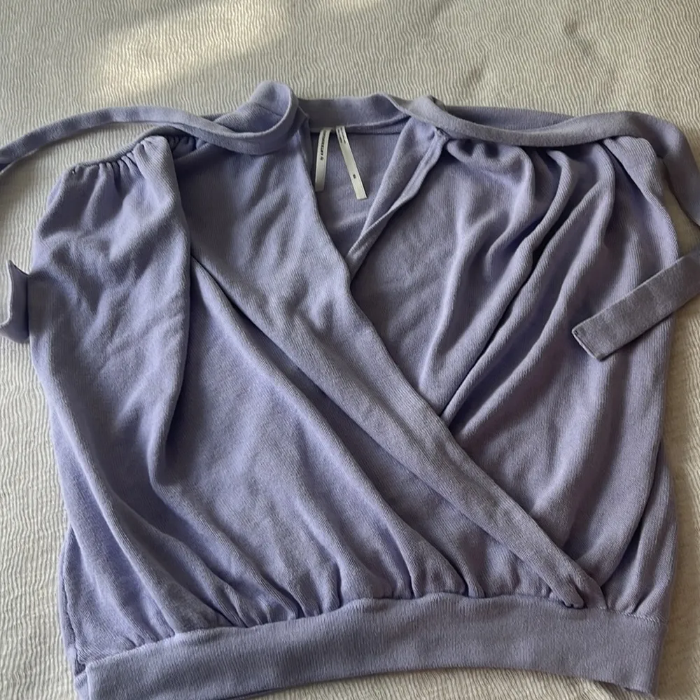 Anthropologie Rambuteau Surplice Lavender Purple Wrap Sweater Top, size XS 🟩 - Image 7