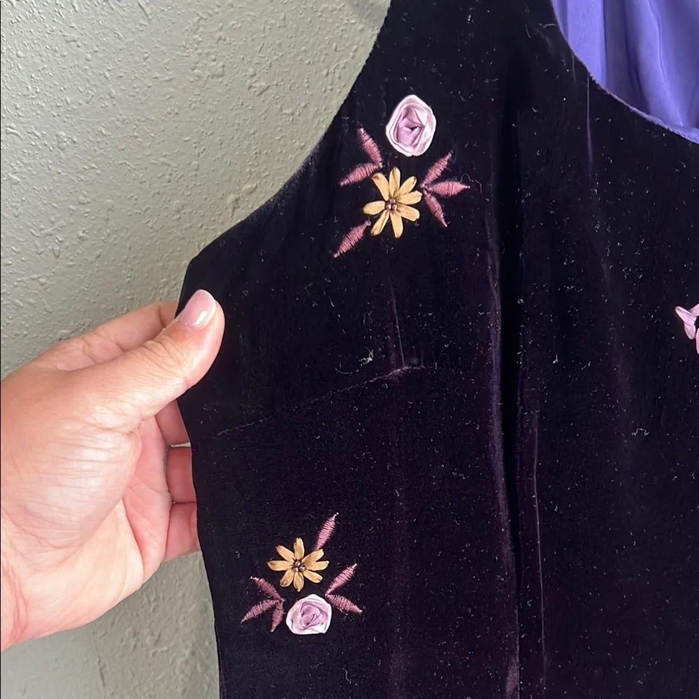 Ann Taylor Dress with Floral Embroidery - Image 7