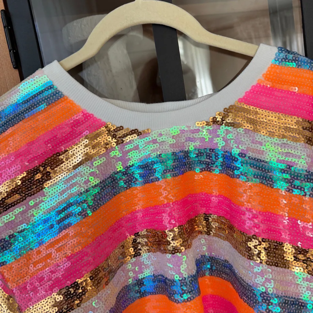 Main strip sequins tee short sleeve crewneck rainbow stripes queen of sparkles - Image 3