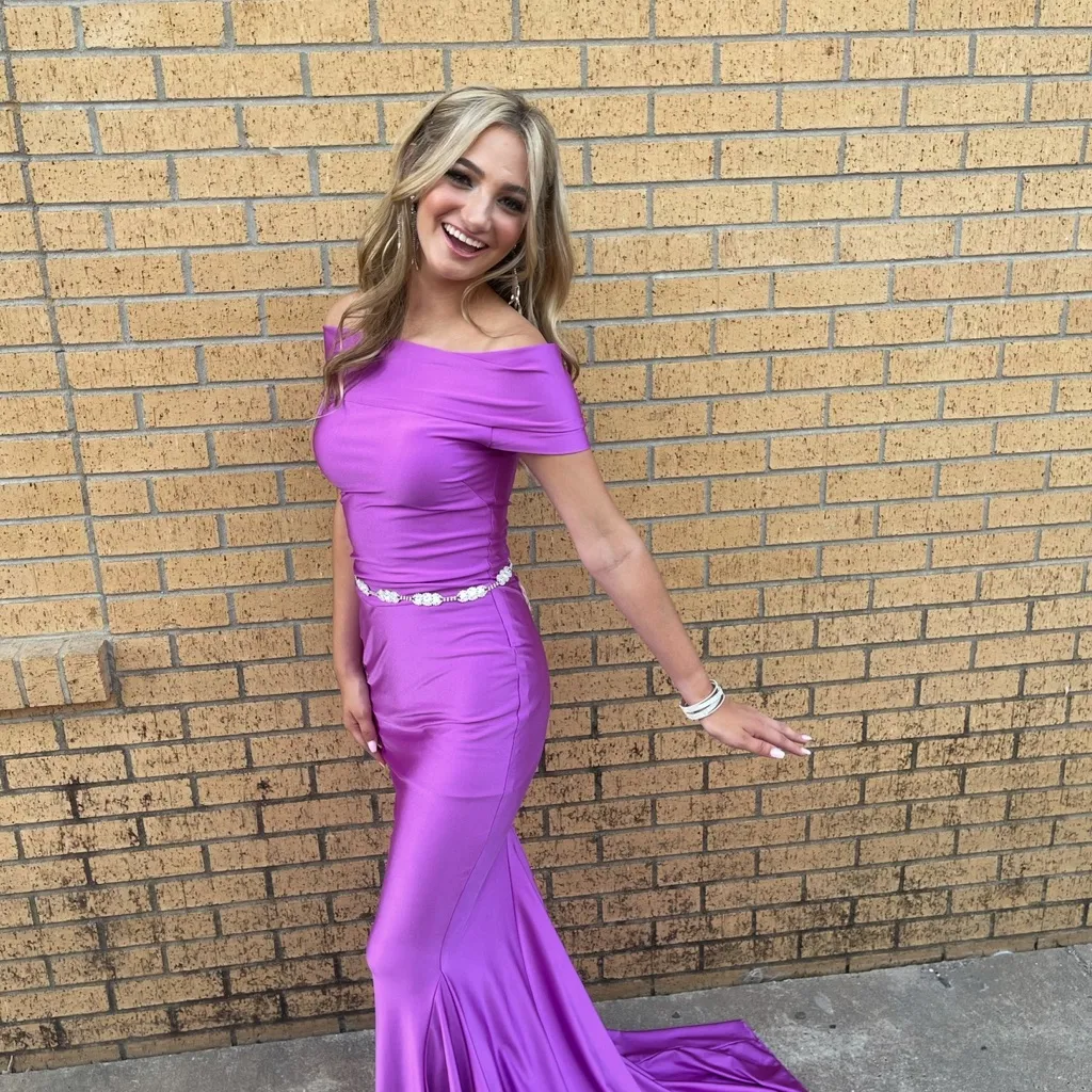 Chic Off-Shoulder Purple Prom Dress - Image 2