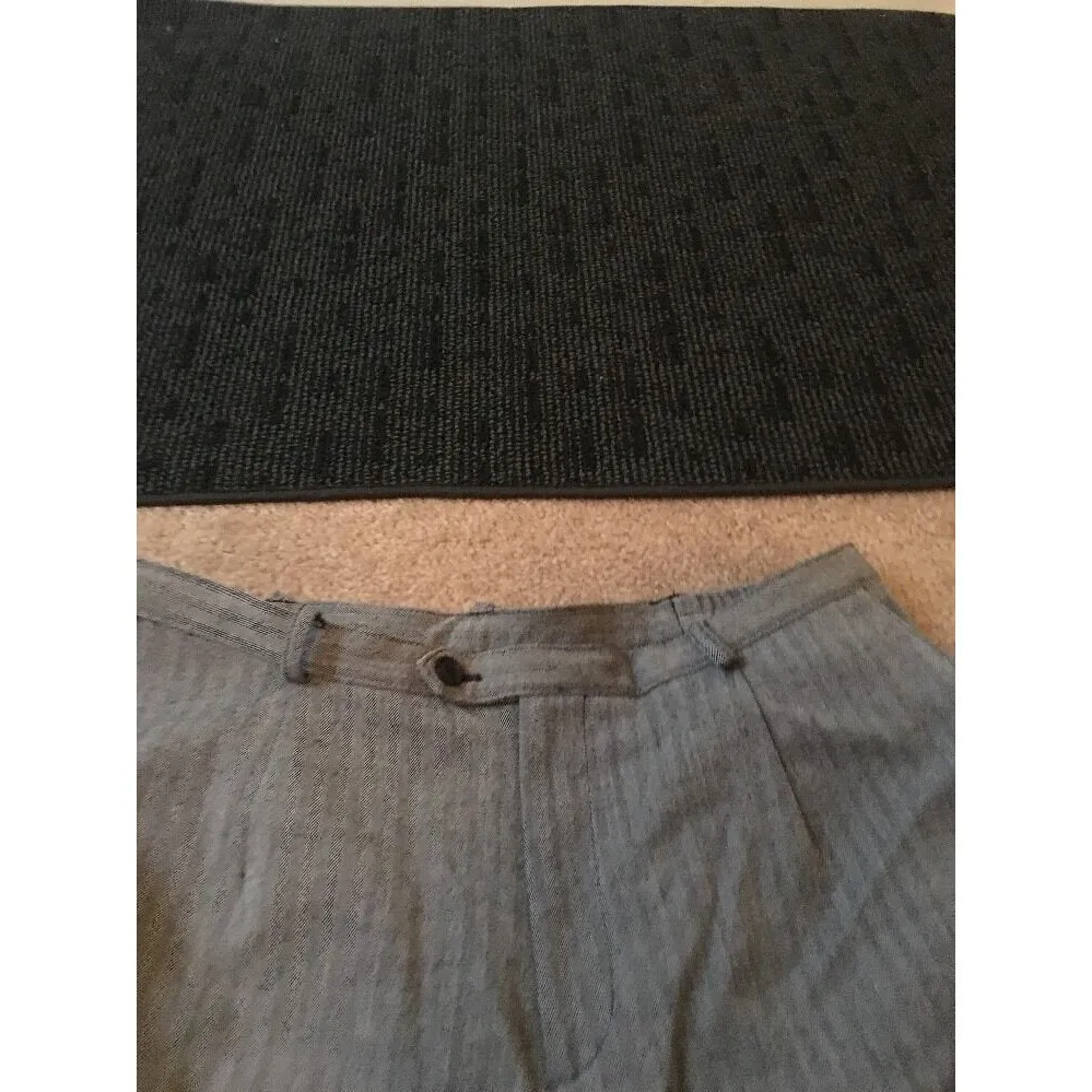 Briggs New York Women's Gray Pinstripe Dress Pants Slacks Size 14 - Image 3