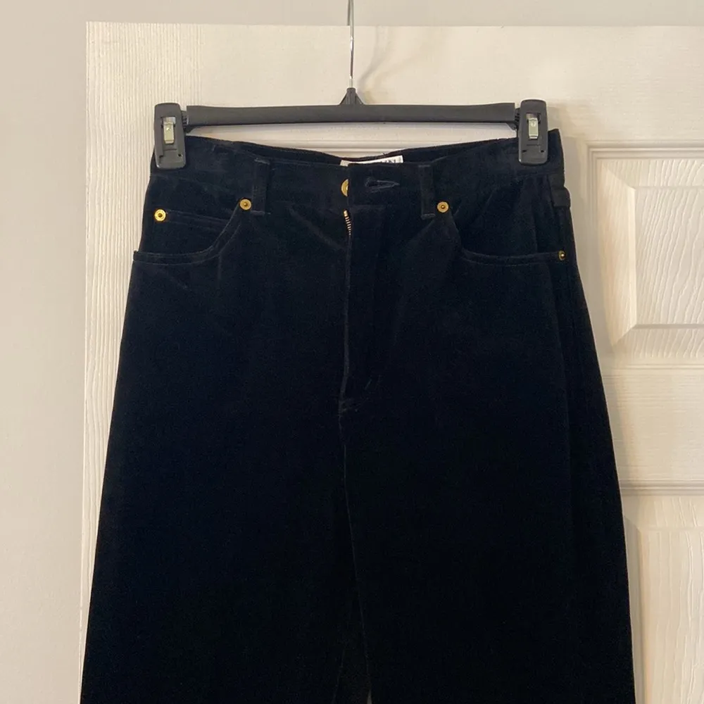 St John Signature Jeans Velvet feeling size 8 BNWOT waist 28” inseam 27” - Image 2