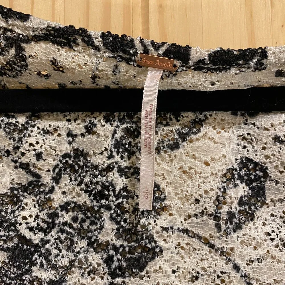 Free People Womens Large Lace Long Sleeve Cropped Floral Shirt Wrap with zipper - Image 9