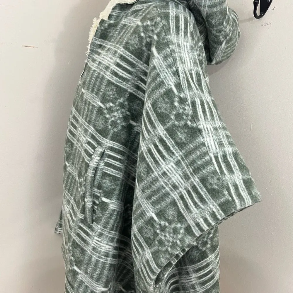 Free People Miss You Hooded Sherpa Poncho Green Combo  OSFM - Image 4