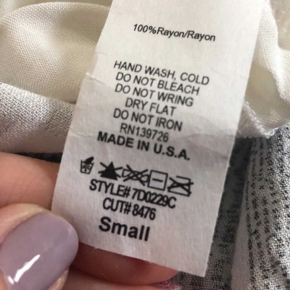 Honey Punch 3/4 sleeve Black & White striped dress - Image 6