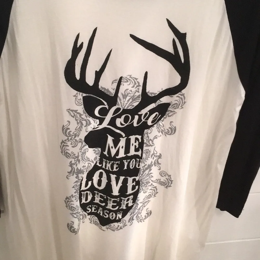 Boutique mega line deer raglan Graphic Tee - Image 2
