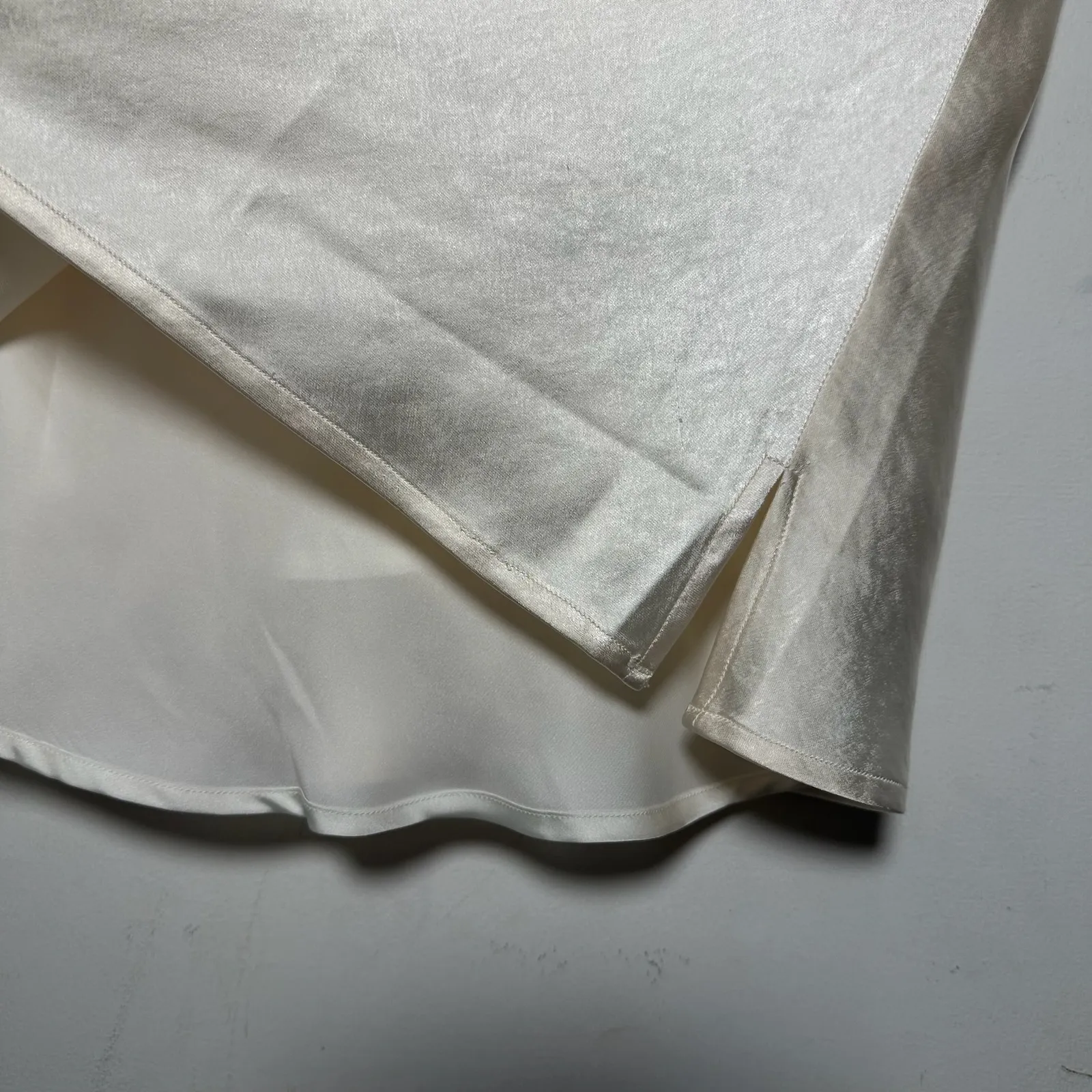 GOOD AMERICAN Ivory Satin Burnout V Neck Cami Tank Top Size 4 - Image 7