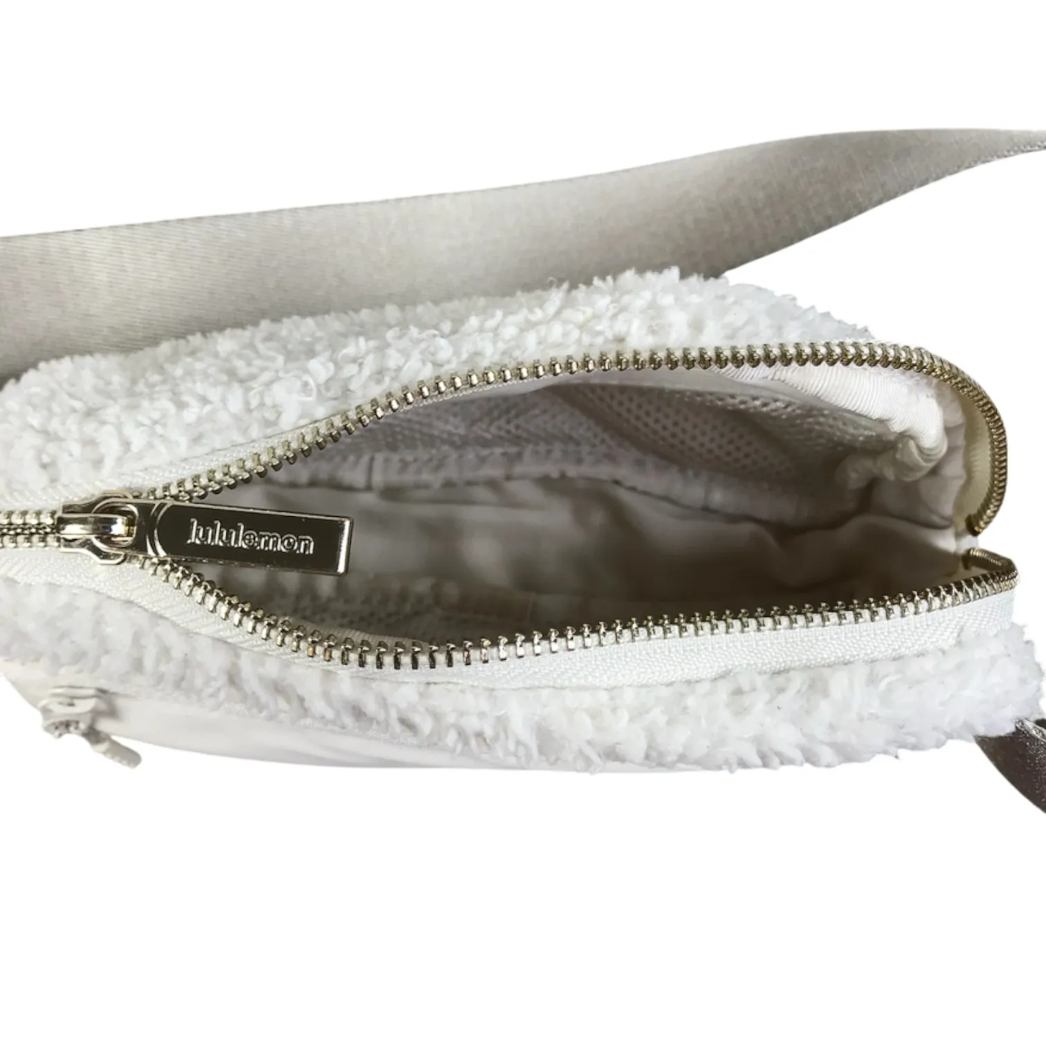 LULULEMON Everywhere Fleece Belt Bag 1L Ivory Everyday Travel Lifestyle Sporty - Image 8