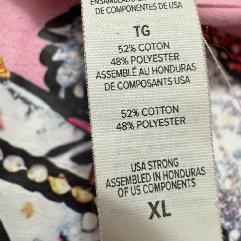 Bella Canvas Santa‘s favorite hot mess, graphic tee - Image 4