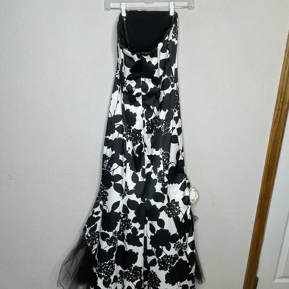 Jessica McClintock Strapless Maxi Dress - Image 4