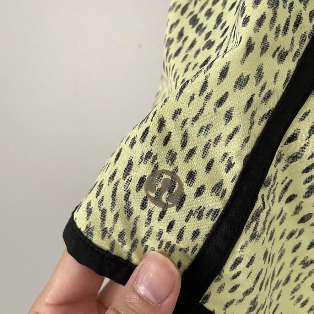 Lululemon Size 8 Yellow Printed Tracker Shorts 4" Inseam Athletic Workout - Image 4
