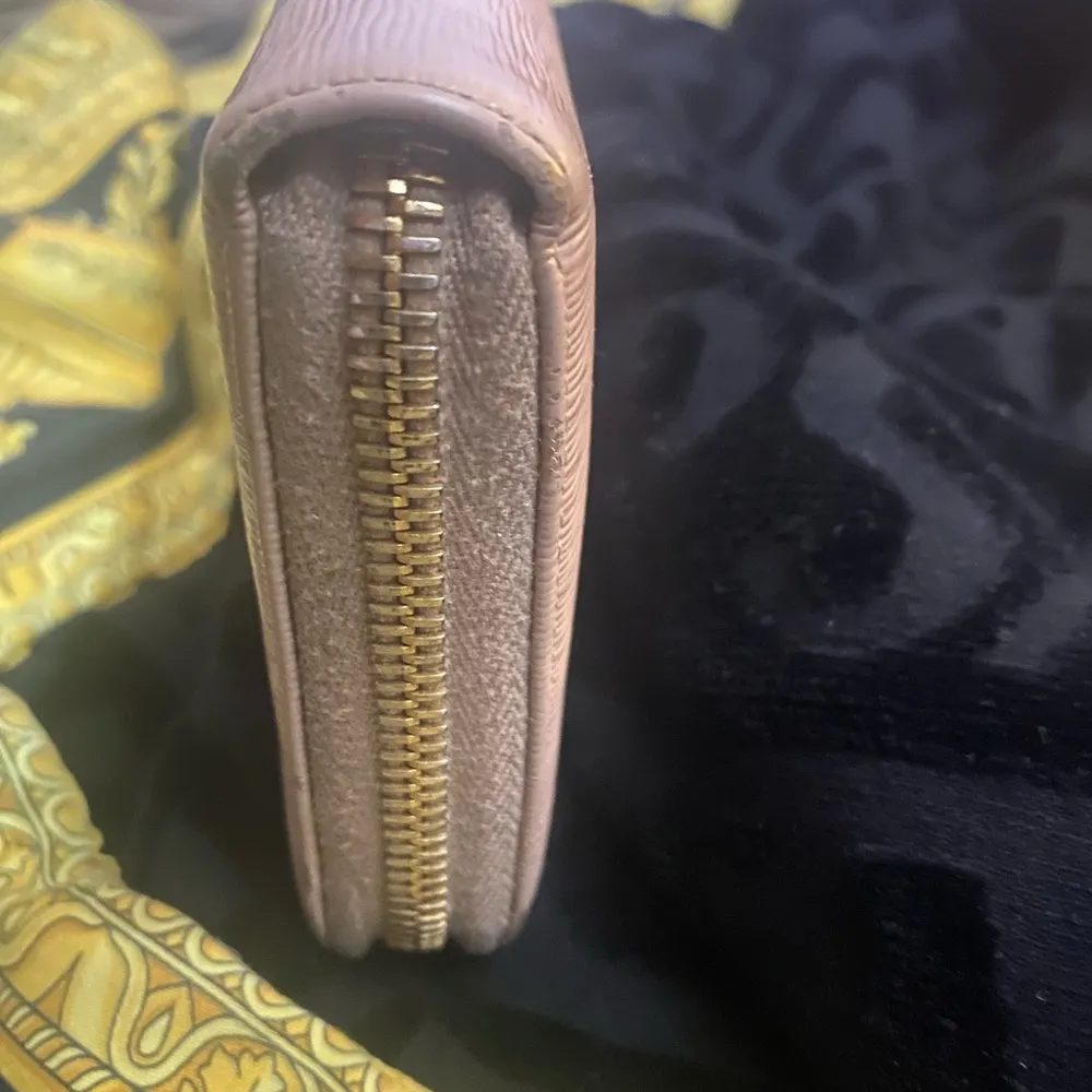 Prada Light pink Zip Wallet - Image 5