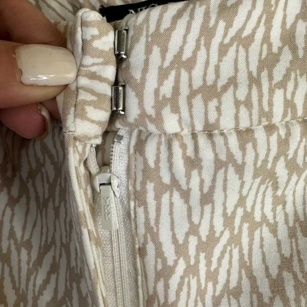 Nic+Zoe Womens size 16 Abstract Print Cream Cropped Trouser Pants - Image 9