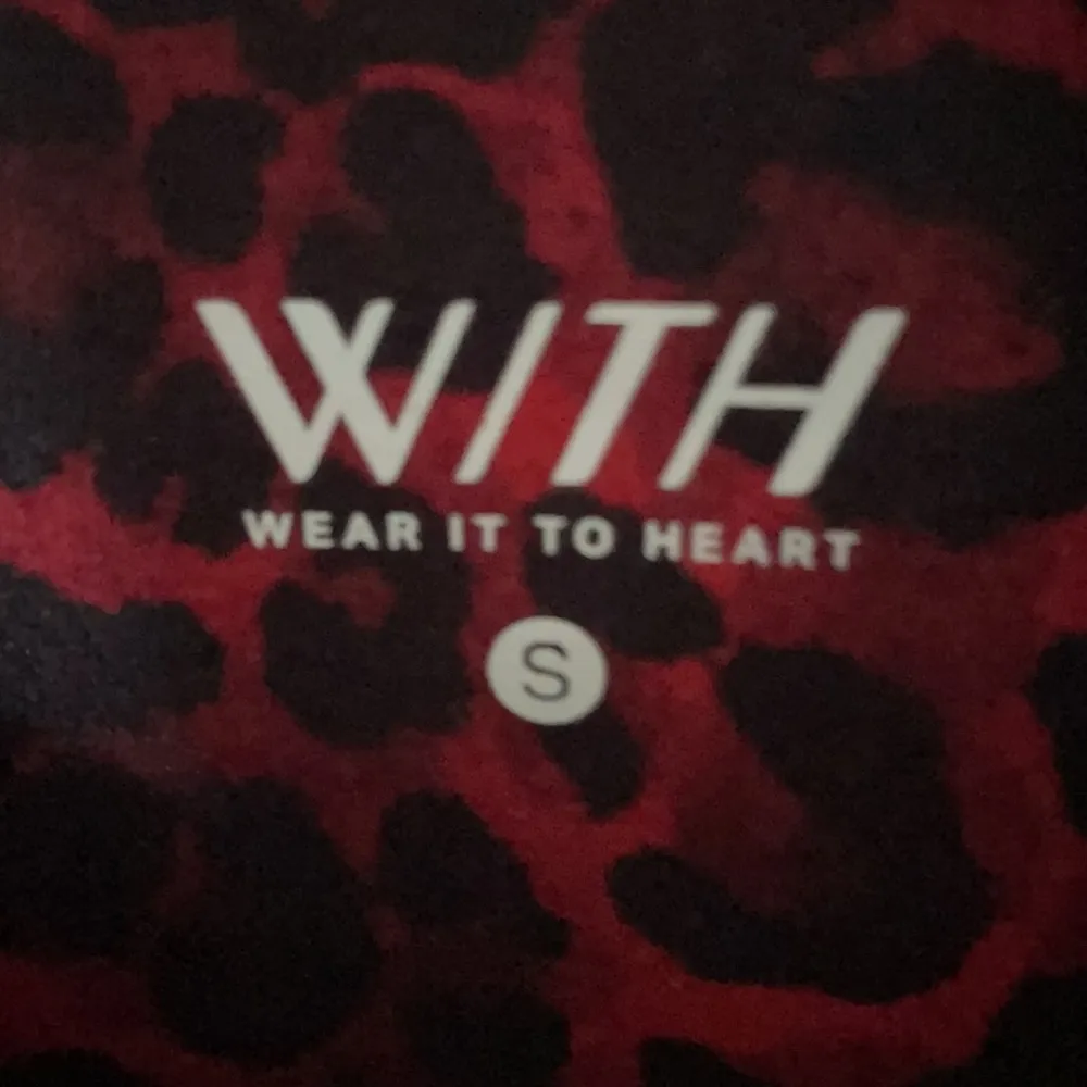 WITH Wear It To Heart Red Leopard Yoga Leggings Small - Image 4
