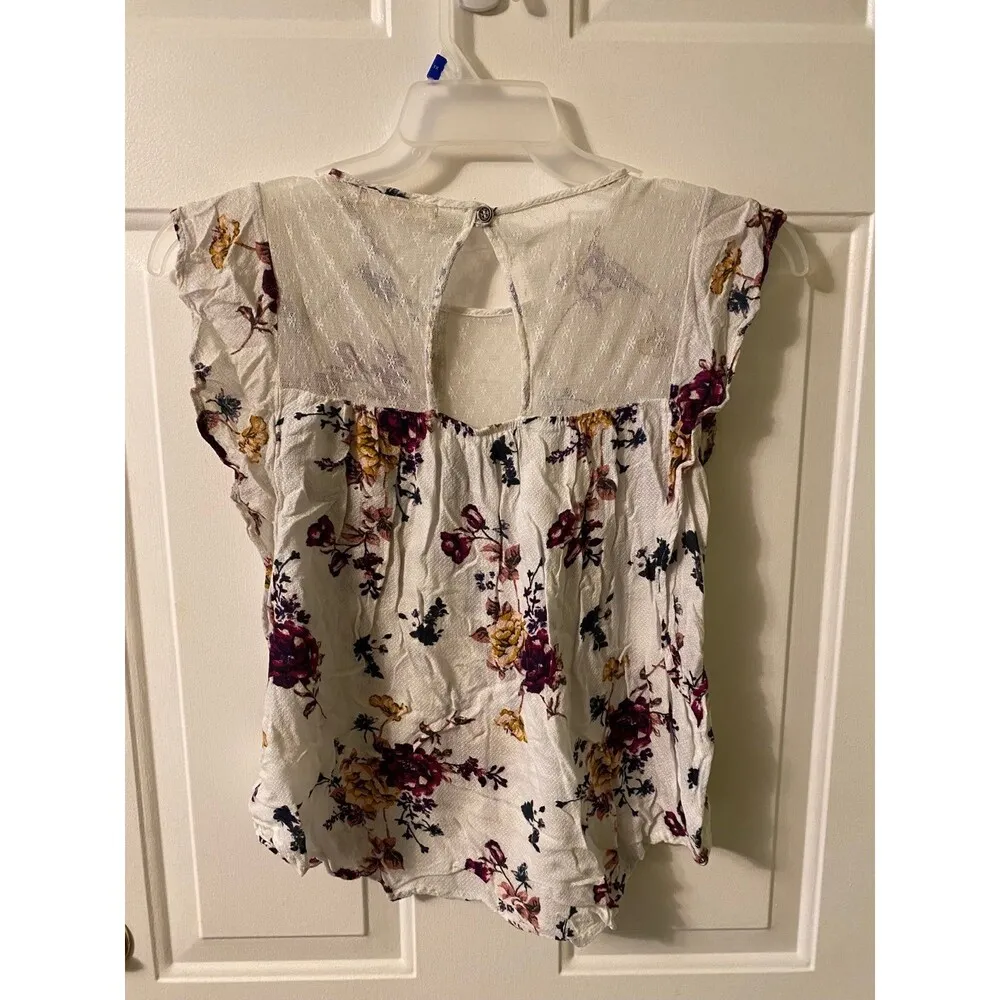 Boho Rewind Flutter sleeve Floral Lace Top size Medium - Image 3