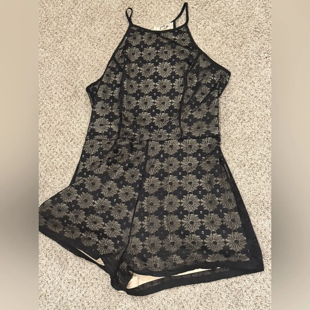 Bleuh Ciel Moody Floral Whimsy Goth Black Lace Nude Lined Halter Romper Size L - Image 2