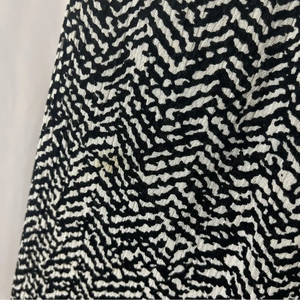 Three Dots Medium Boho Flowy Wide Leg Black & White Chevron Print Pull On Pants - Image 4