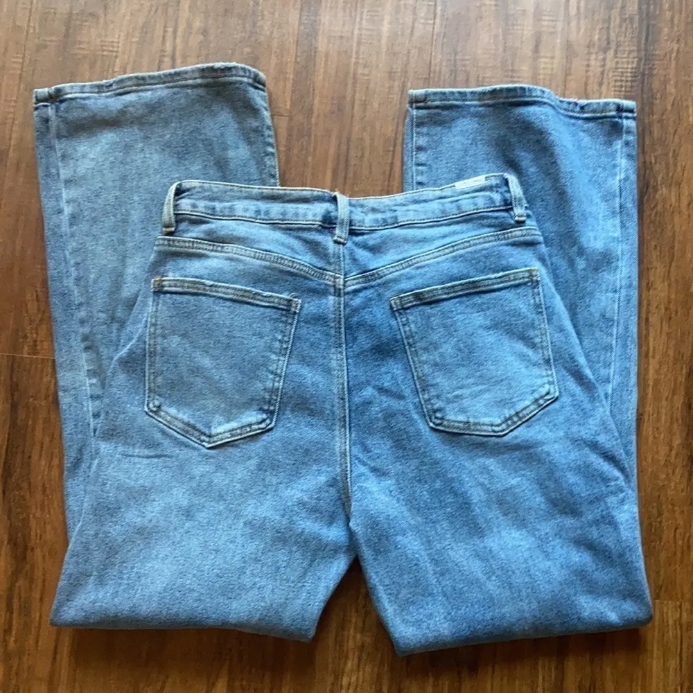 Almost famous Jeans distressed wide leg cropped size 5 - Image 5