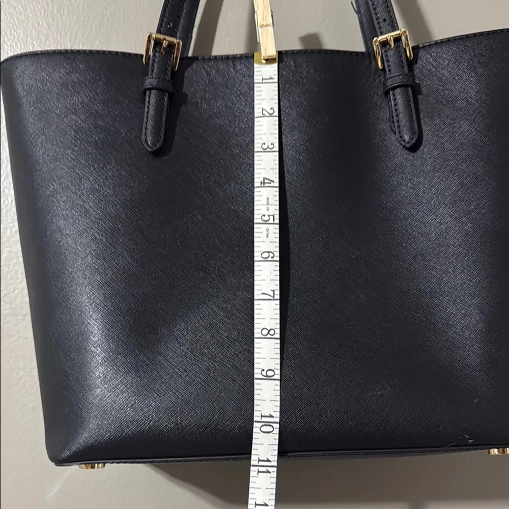 Michael Kors Black Tote Bag with Structured Design - Image 3