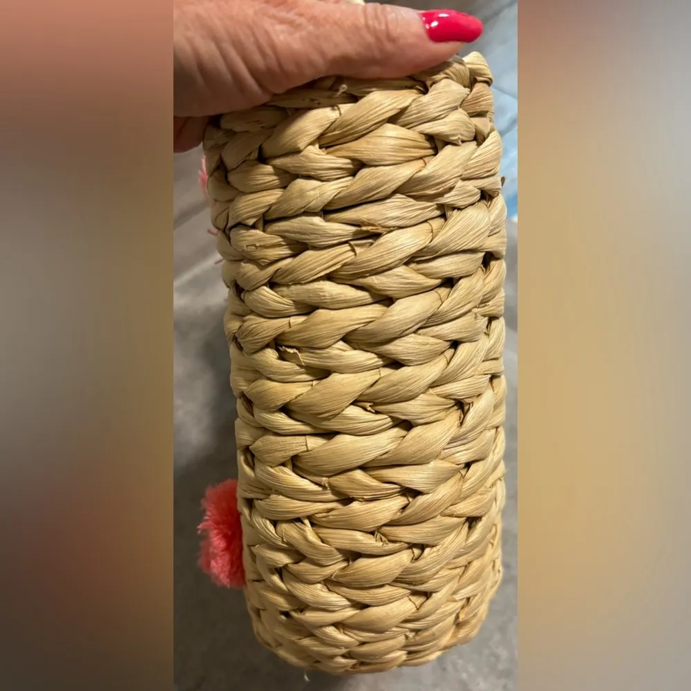 Straw/Rattan Tote with Flowers and Gingham Fabric Interior - Image 7