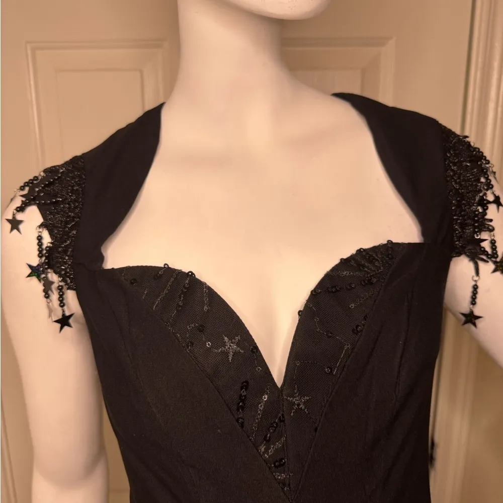 HollywoodLand Elegant Black Dress with Lace Accents Size XS. - Image 4